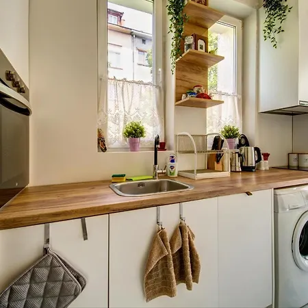 Apartment 65 - Airy Aprt At Center