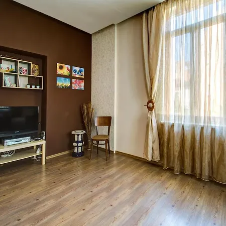 דירה 65 - Airy Aprt At Center