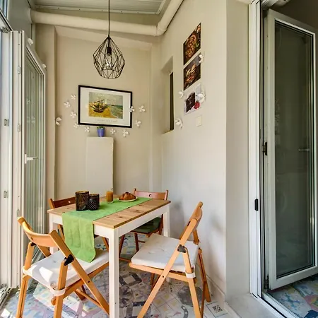 65 - Airy Aprt At Center Apartment *