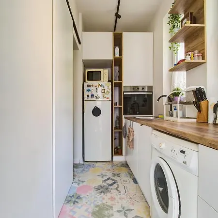 65 - Airy Aprt At Center * 索菲亞